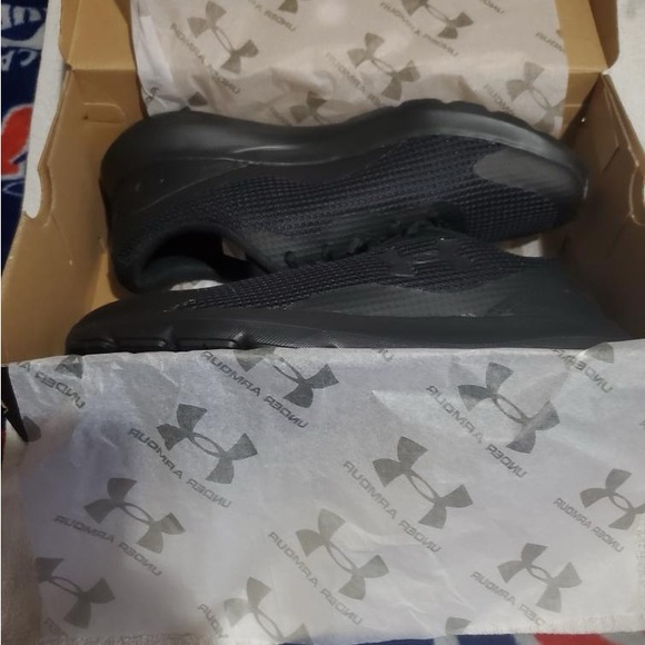 Under Armour surge 3 triple black - Picture 2 of 7